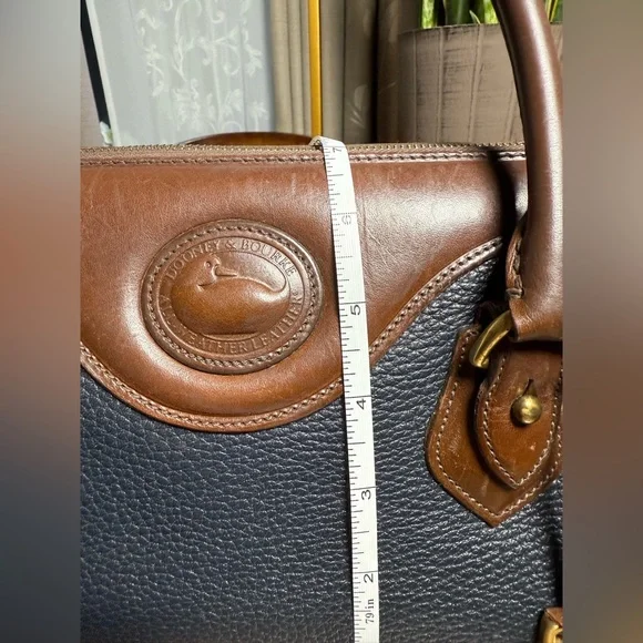 Vintage Dooney & Bourke A6 All Weather Medium Blue Purse
SIZE: M - Picture 7 of 10